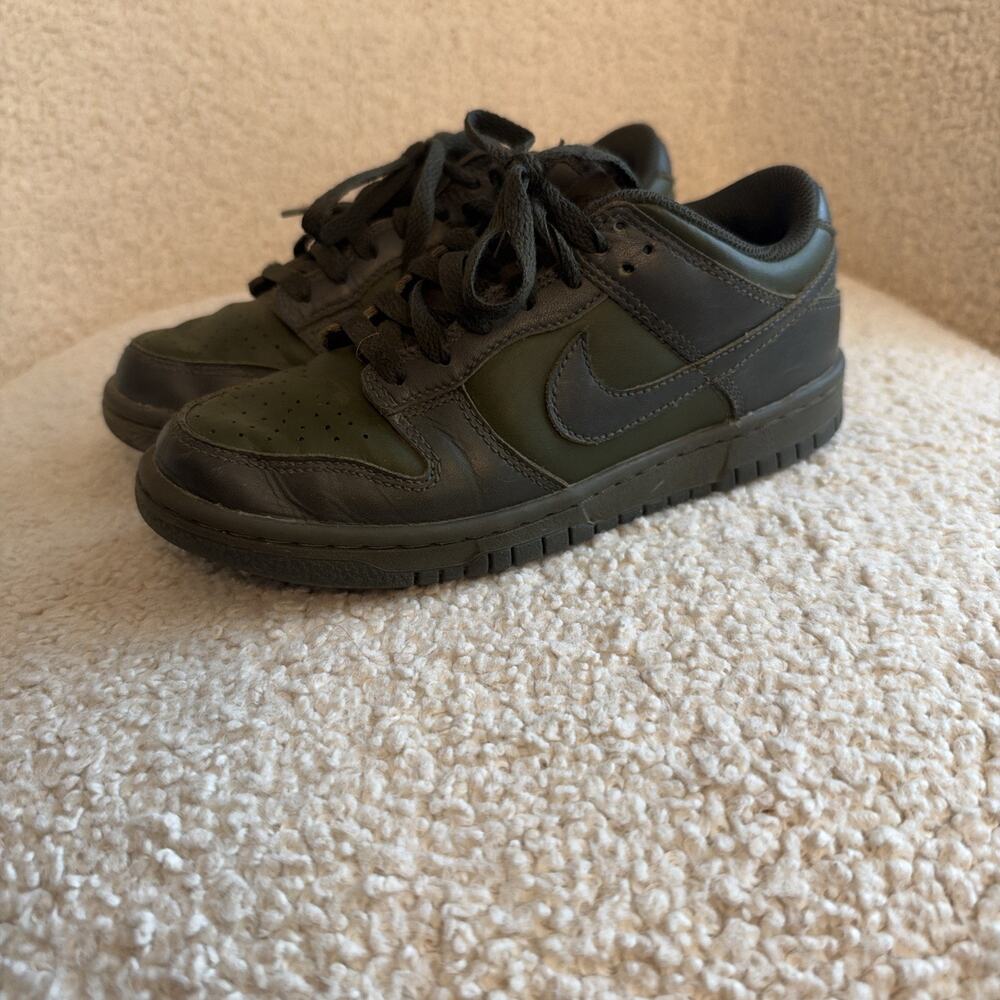 Boys Nike Dunk Low SE Cargo Khaki Sequoia Dark Green Black Size 4Y GS